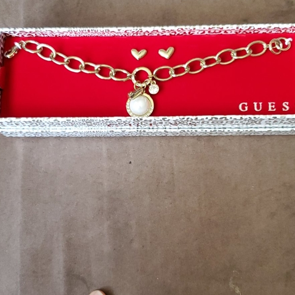 Guess Jewerly - Picture 3 of 7